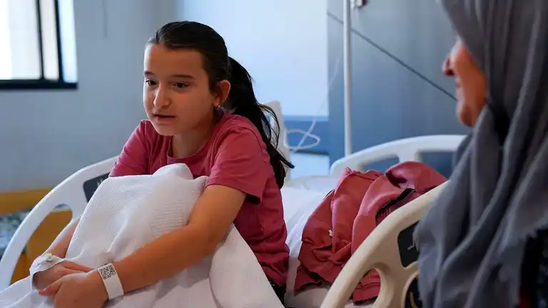 12 Yaşındaki Kızın Kalbinden Büyük Kitle Alındı 12 Yaşındaki Kızın Kalbinden Büyük Kitle Alındı